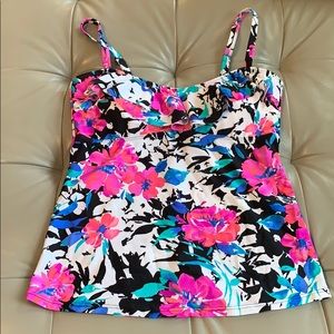 Island Escape women’s swimwear top